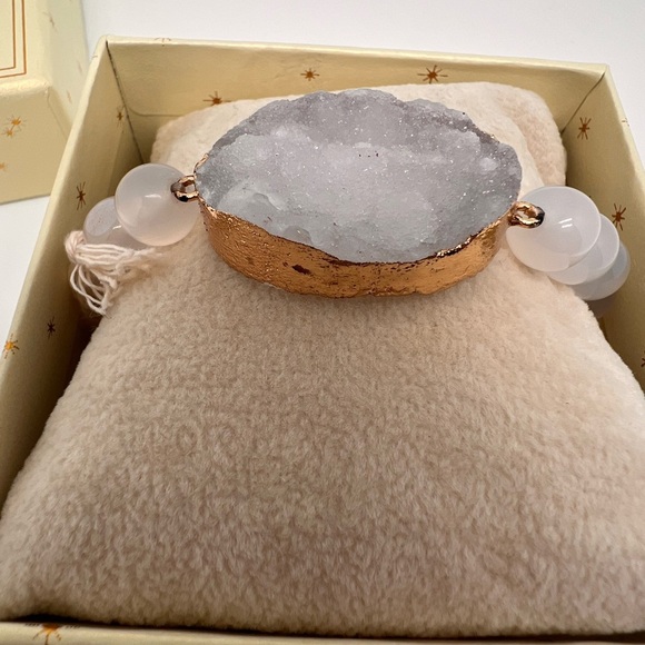 Arm candy energy rock bracelet - Picture 3 of 4